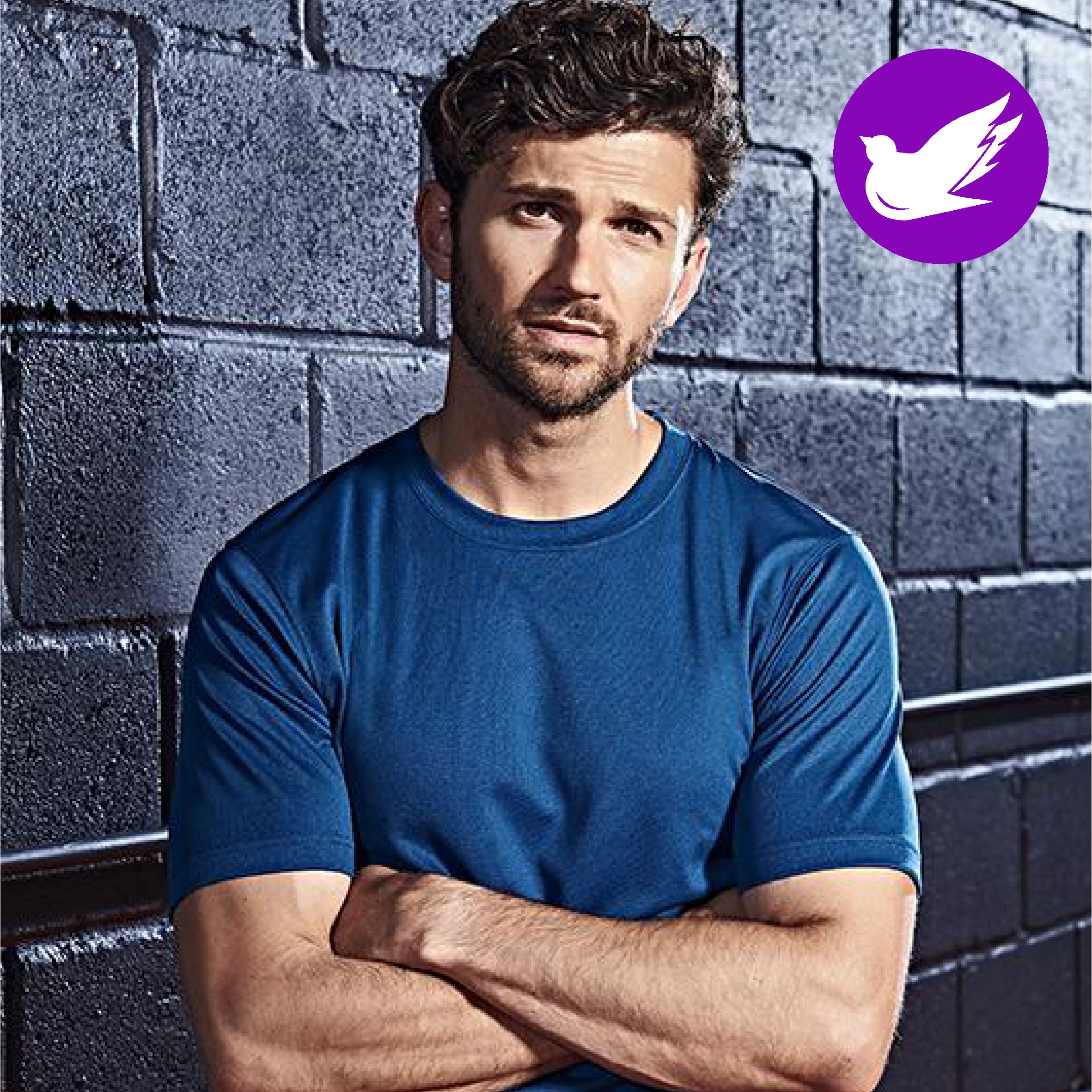 MIESTEN COOL TEKNINEN T-PAITA Neoteric™-kankaan ansiosta kosteus siirtyy iholta kankaaseen, josta se haihtuu nopeasti. • Materiaali: 100 % polyesteriä • Paino: 140 g/m² • Istutetut hihat • Kapea kauluskanttaus • Kaksoistikkaukset • UPF 30+ UV suoja Koot: XS - 5XL