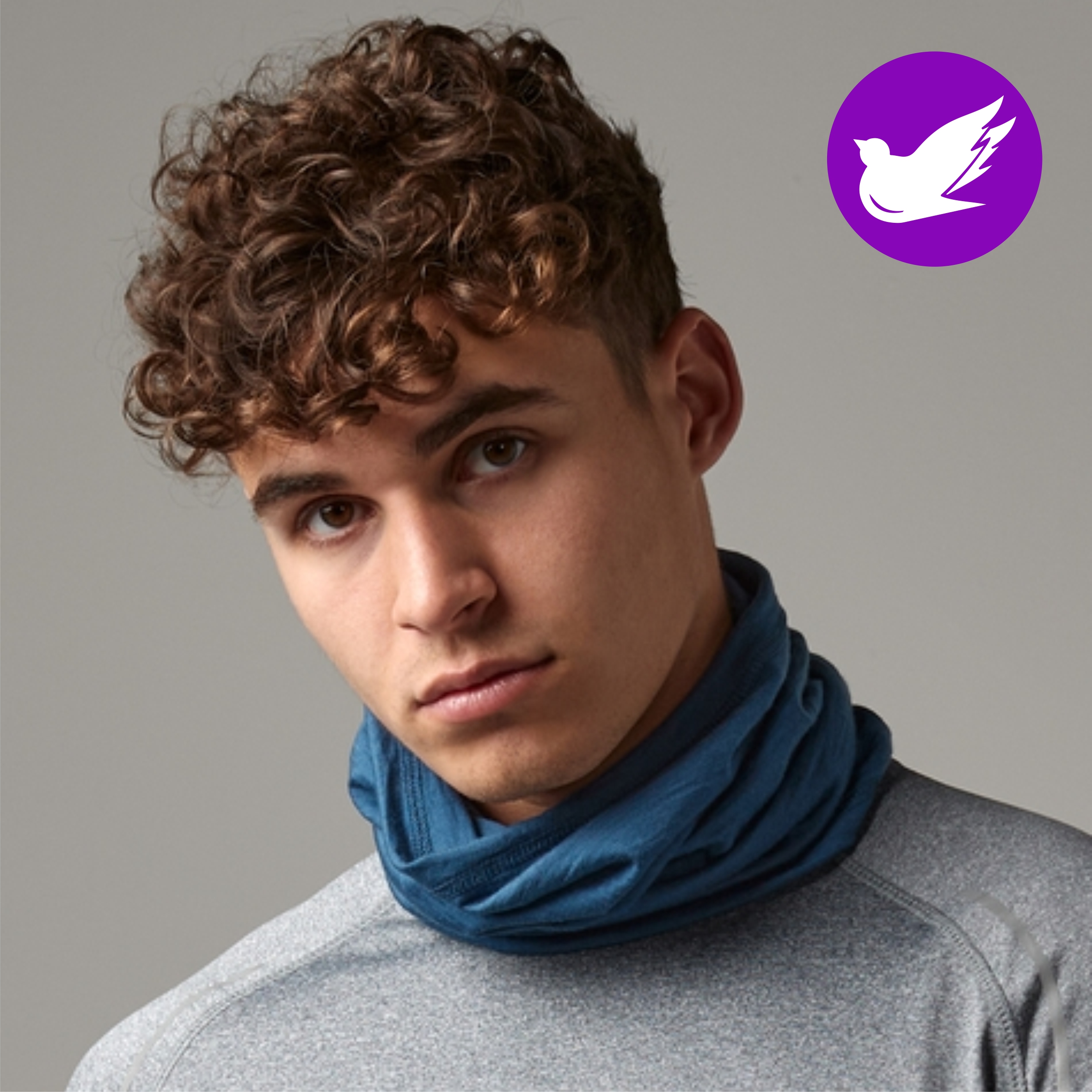 sininen MORF® HUIVI • Materiaali: 100 % mikrokuitupolyesteriä • Koko: 50 x 25 cm • Hengittävä kangas • Monikäyttöinen • Saumaton • Soveltuu myös sublimaatiolla painettavaksi • Pesu 40 °C