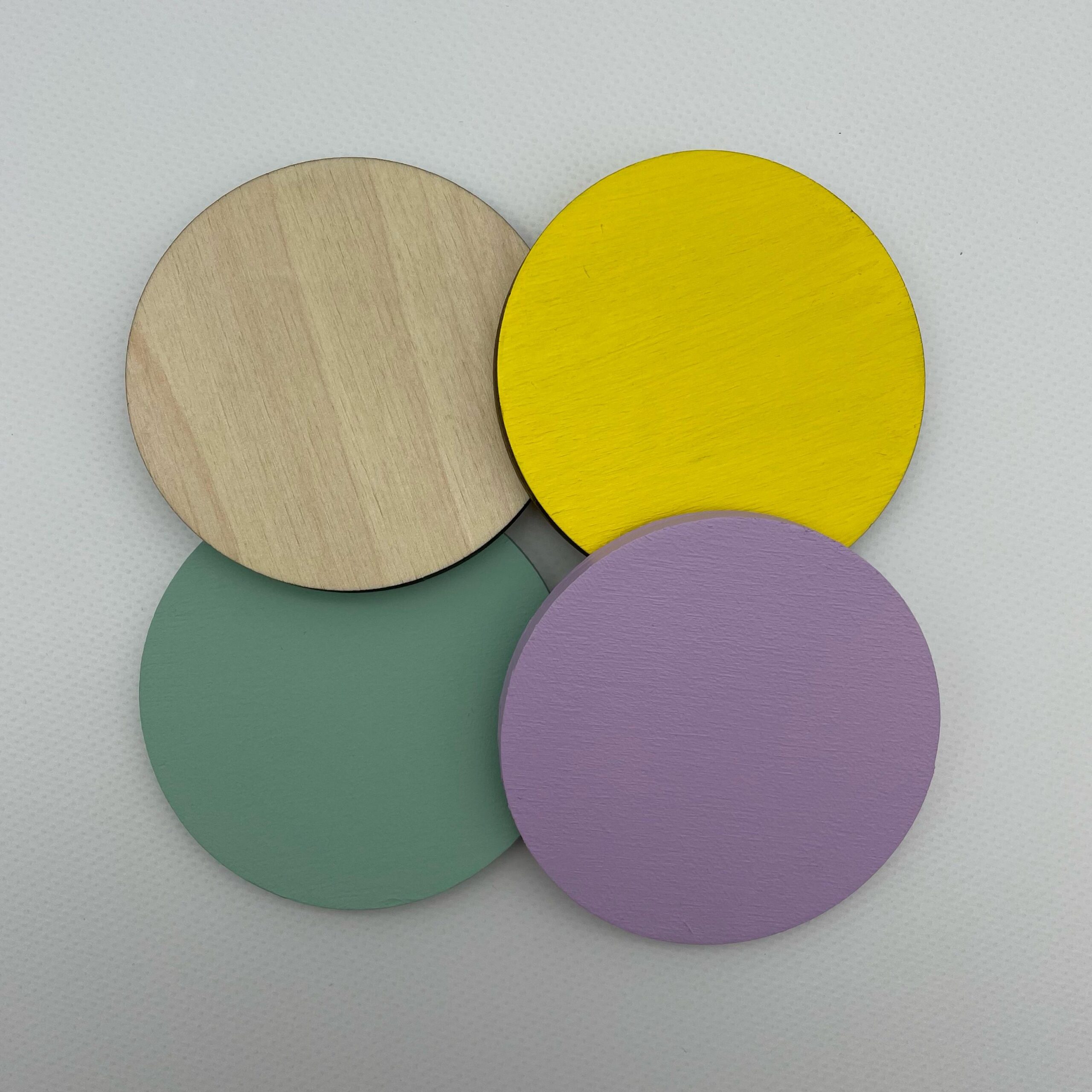 vaneri seinävalaisimien värit, käsittelemätön puu, keltainen, laventeli, mintunvihreä