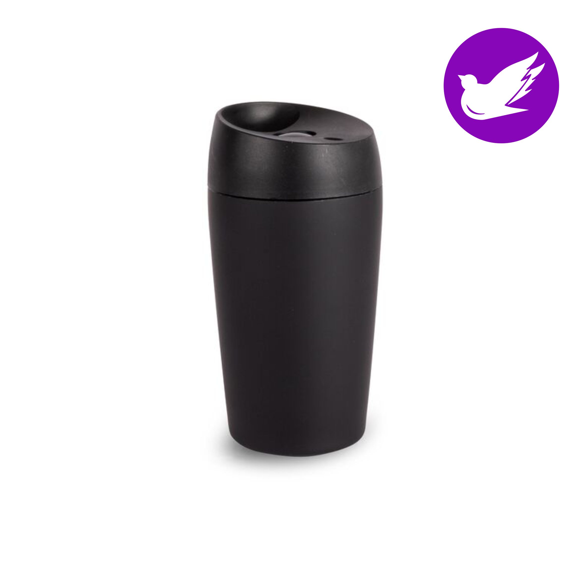 Automuki, jonka kokoa on nyt muokattu kahvikoneisiin soveltuviksi. Kaksiseinäinen muki pitää juoman kuumana jopa 6 tuntia. Lukittava kannella varustettu automuki ei vuoda missään asennossa. Mukiin mahtuu 24cl lempijuomaasi!